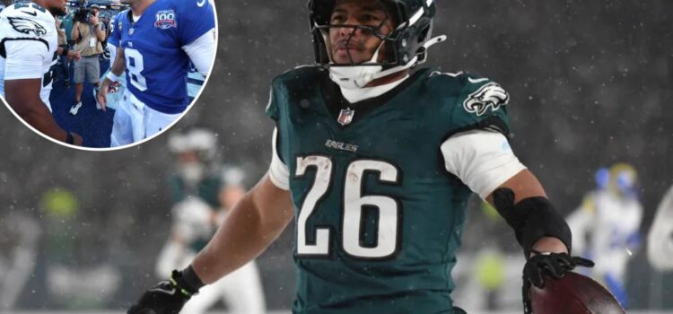 Daniel Jones watches Eagles’ win from Saquon Barkley’s box