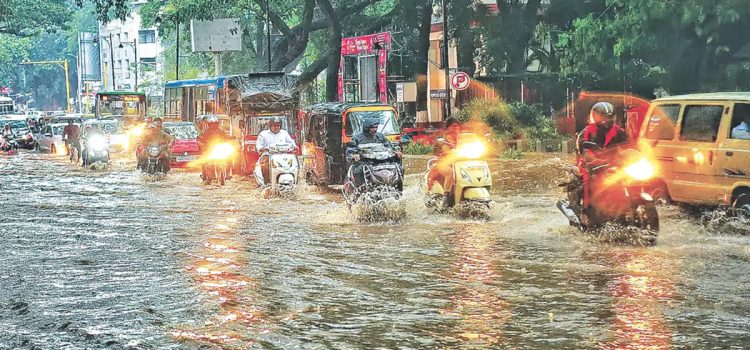 Weather updates: Rain with thunderstorms likely in Delhi, downpours in these states predicted | Check IMD forecast