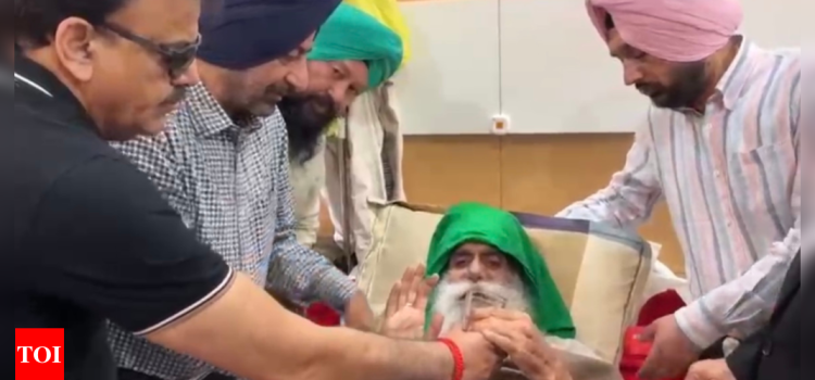 Kisan neta Dallewal ends hunger strike after 131 days | India News
