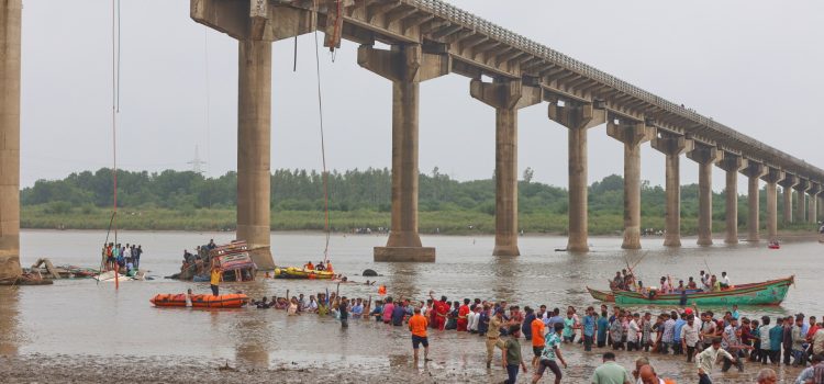 Bridge collapse in India’s Gujarat state kills at least nine | Infrastructure News